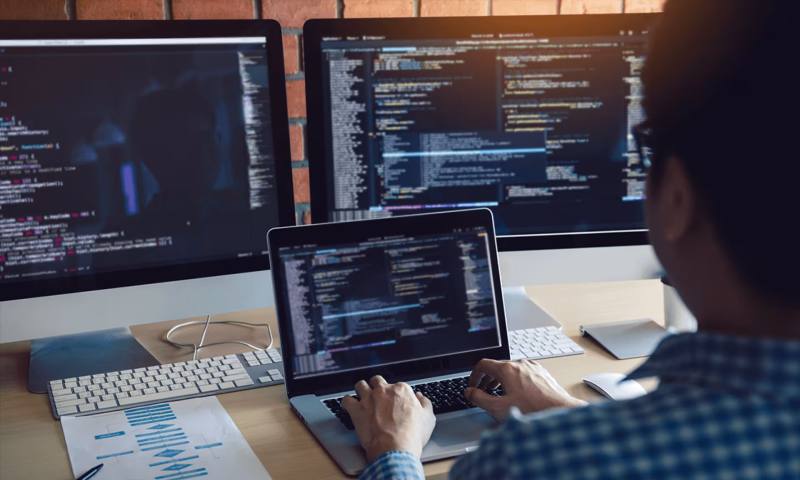 数据科学选型:R与Python如何赋能利州区网站建设?